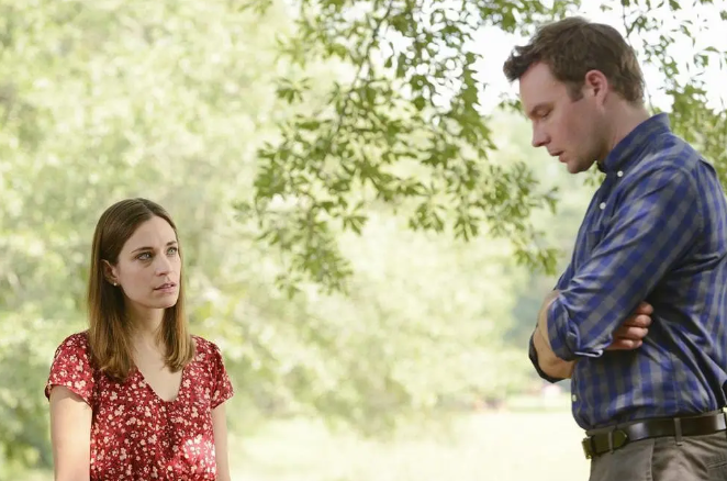 《亡者归来》：抛开世俗眼光生活