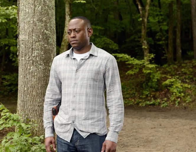 《亡者归来》：抛开世俗眼光生活