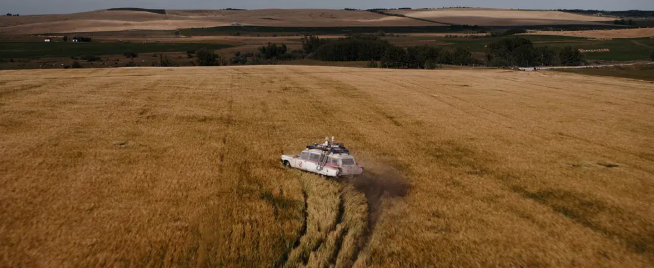 《超能敢死队》：科幻片与现实的融合