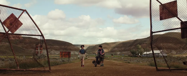 《超能敢死队》：科幻片与现实的融合