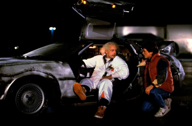 《回到未来》:细节与欧美文化的碰撞 《回到未来》:细节与欧美文化的碰撞