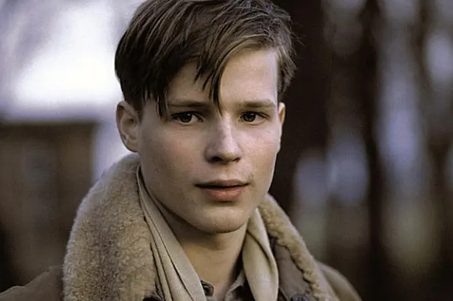 《烈日长虹》：永不失落的世界