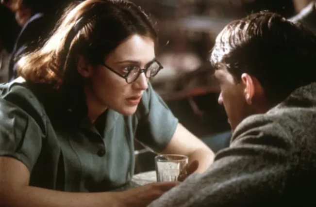 《拦截密码战》：紧张悬疑略带浪漫的故事