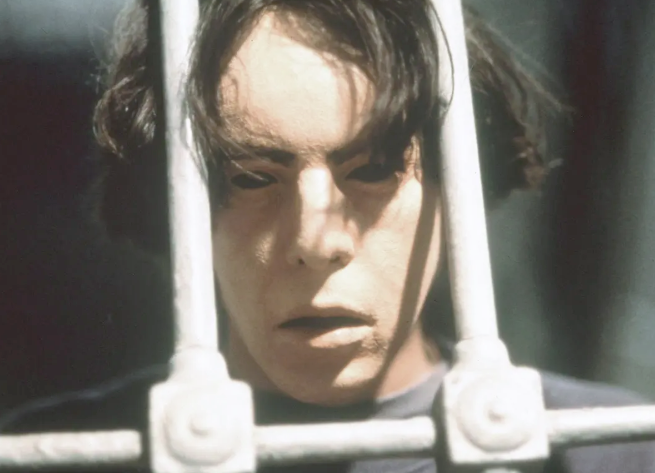 《睁开你的眼睛》：梦境即是现实的反面