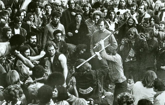 《给我庇护》:六十年代的爱与和平 《给我庇护》:六十年代的爱与和平