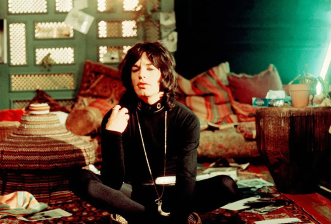 《迷幻演出》:沉溺在自我世界里的反思 《迷幻演出》:沉溺在自我世界里的反思