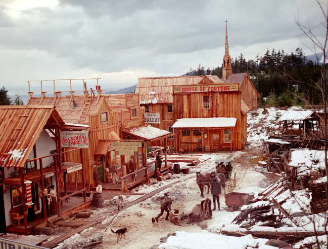 《花村》：破碎的美国梦