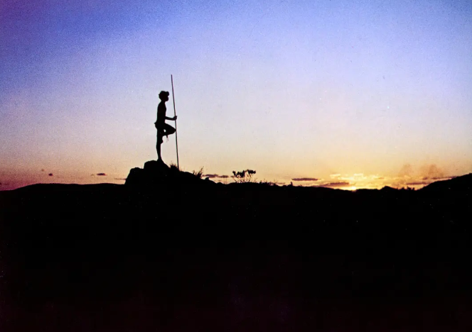 《小姐弟荒原历险》：文明是一顶戴着的高帽