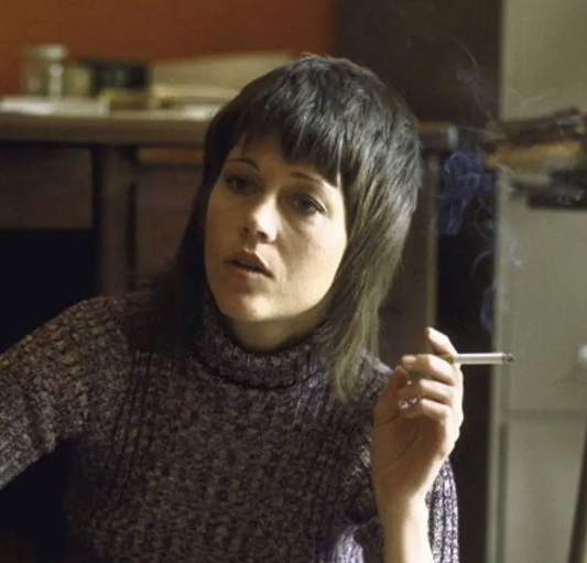 《花街杀人王》：顺应时代潮流的非典型侦探片