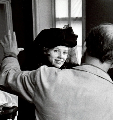 《哭喊与低语》：在死亡面前呼喊爱