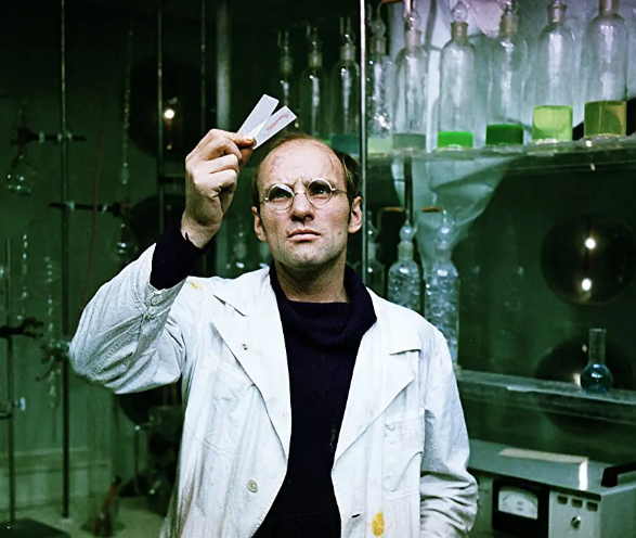 《飞向太空》：不要把科学难题变成爱情故事