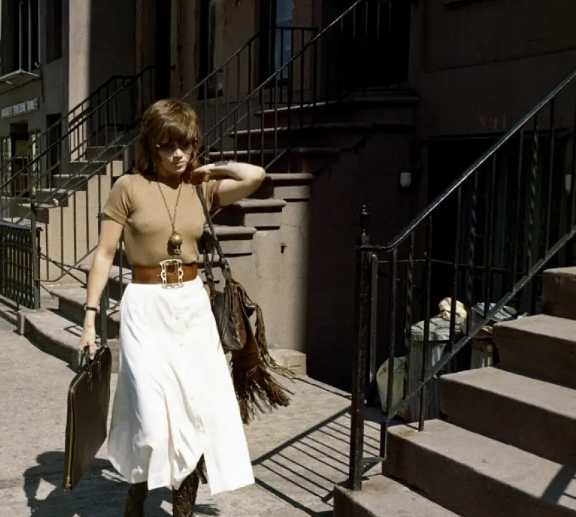 《花街杀人王》：顺应时代潮流的非典型侦探片