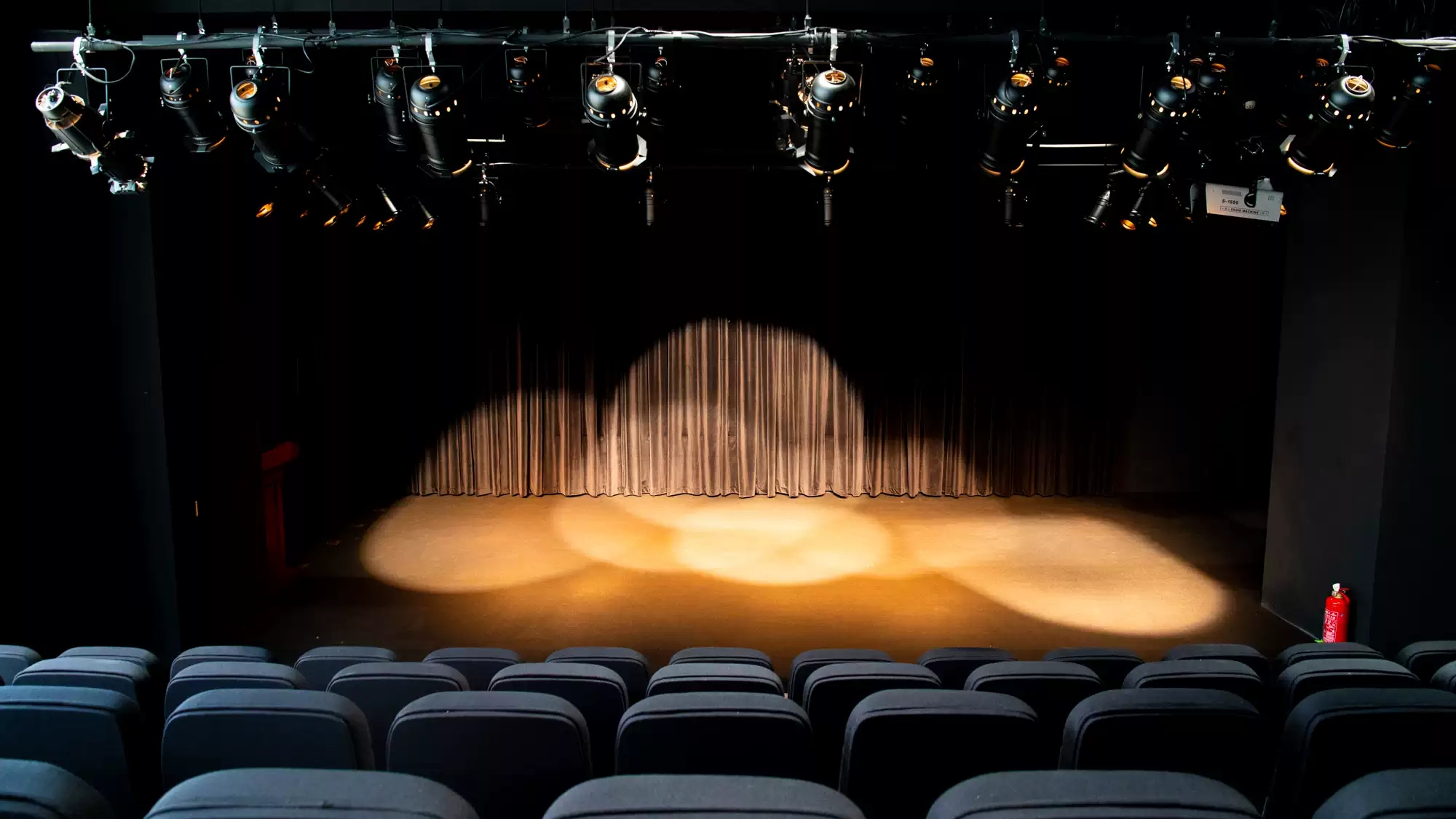 2022喜剧《青春的不舍》郑州站门票多少钱？附演出介绍