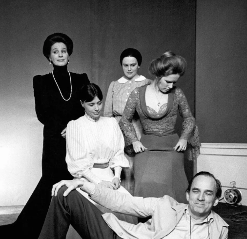 《哭喊与低语》：在死亡面前呼喊爱