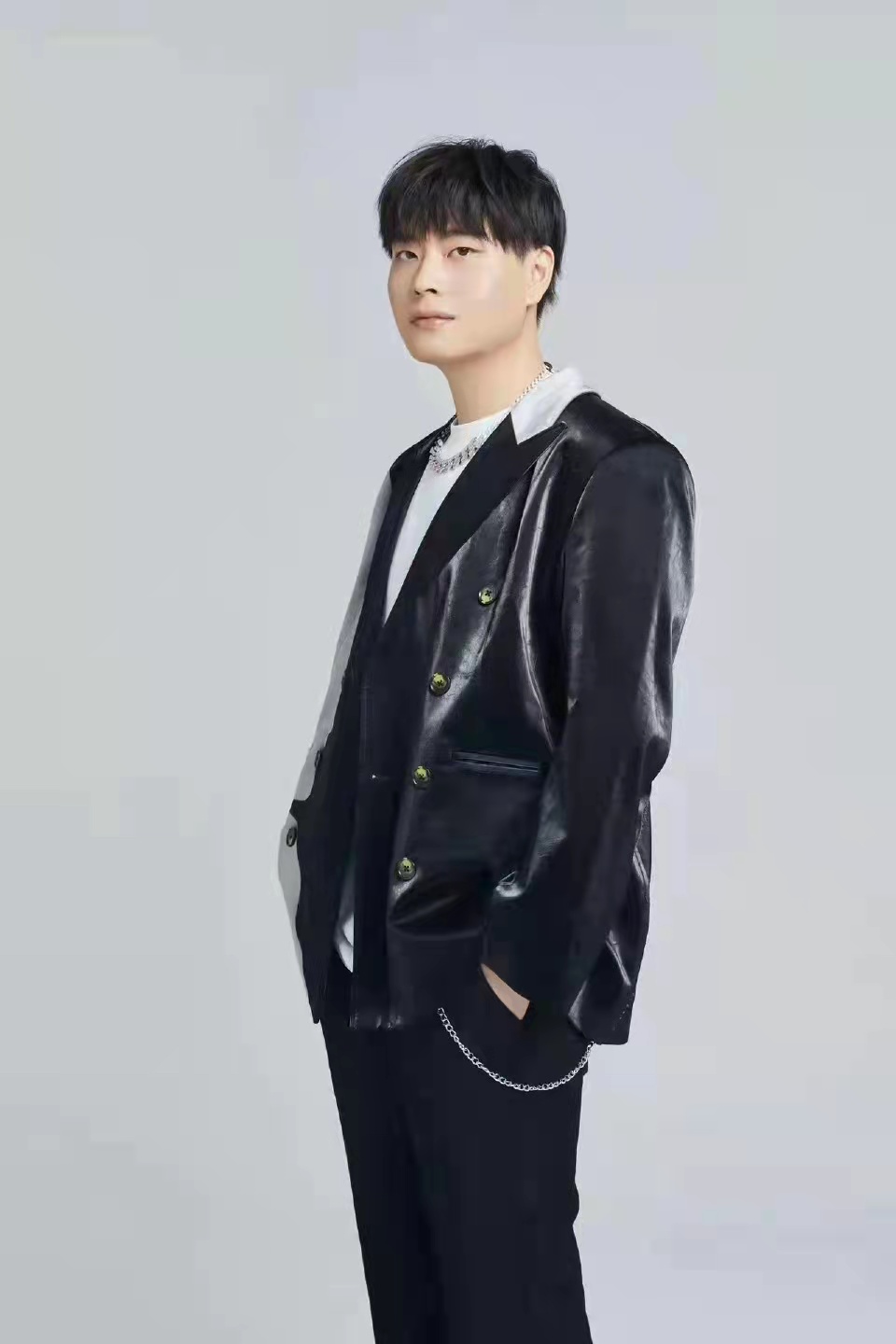 2022何程郑州演唱会什么时候开始？门票在哪买？