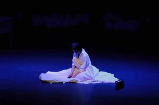 2022独角戏《亿万次的孤独和每个身边的你》北京站演出介绍、订票地址