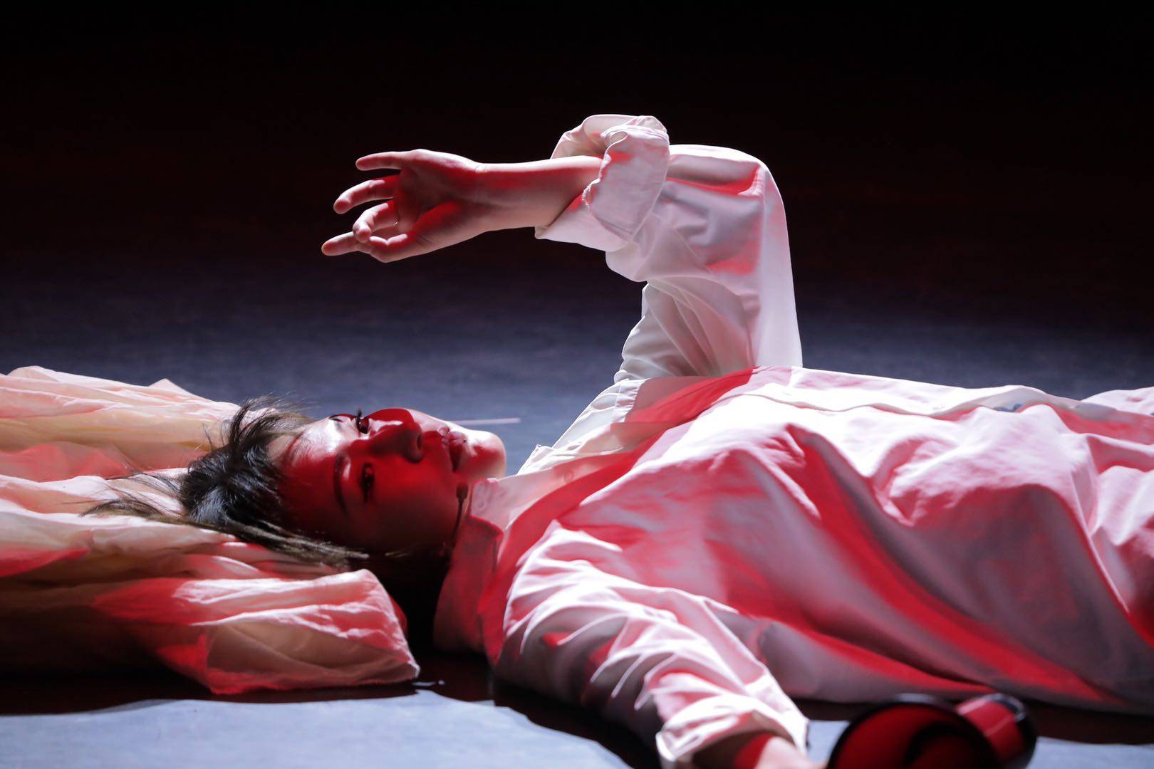 2022独角戏《亿万次的孤独和每个身边的你》北京站剧情介绍、门票价格