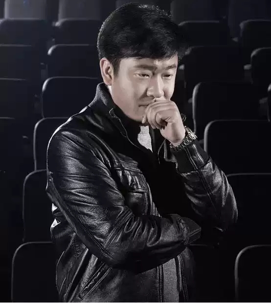 2022西安话剧院x新城剧场李伯男“爱情三部曲”之《嫁给经济适用男》-西安站