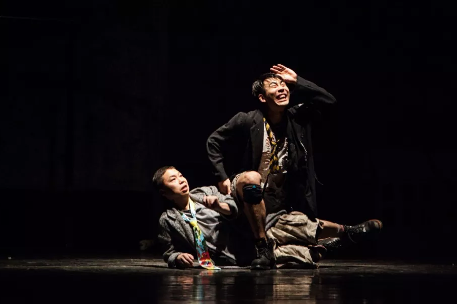 2022戏剧《两只狗的生活意见》西安站演出内容、门票订购