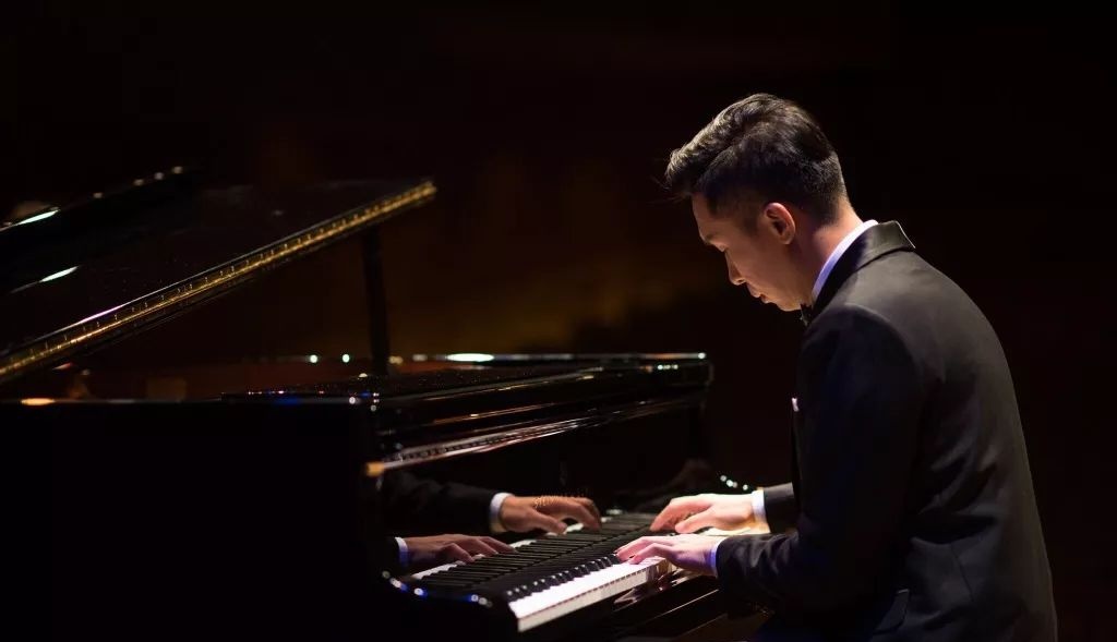 2023《夜的钢琴曲》—石进钢琴作品音乐会-武汉站
