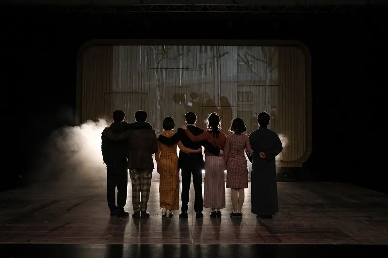 2022国家大剧院制作话剧《十字街头》-北京站