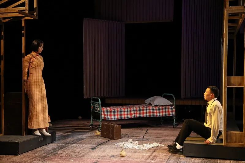 2022国家大剧院制作话剧《十字街头》-北京站