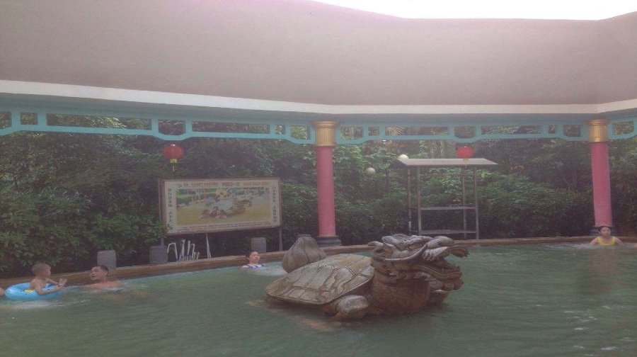 龙门铁泉黄金汤温泉度假村