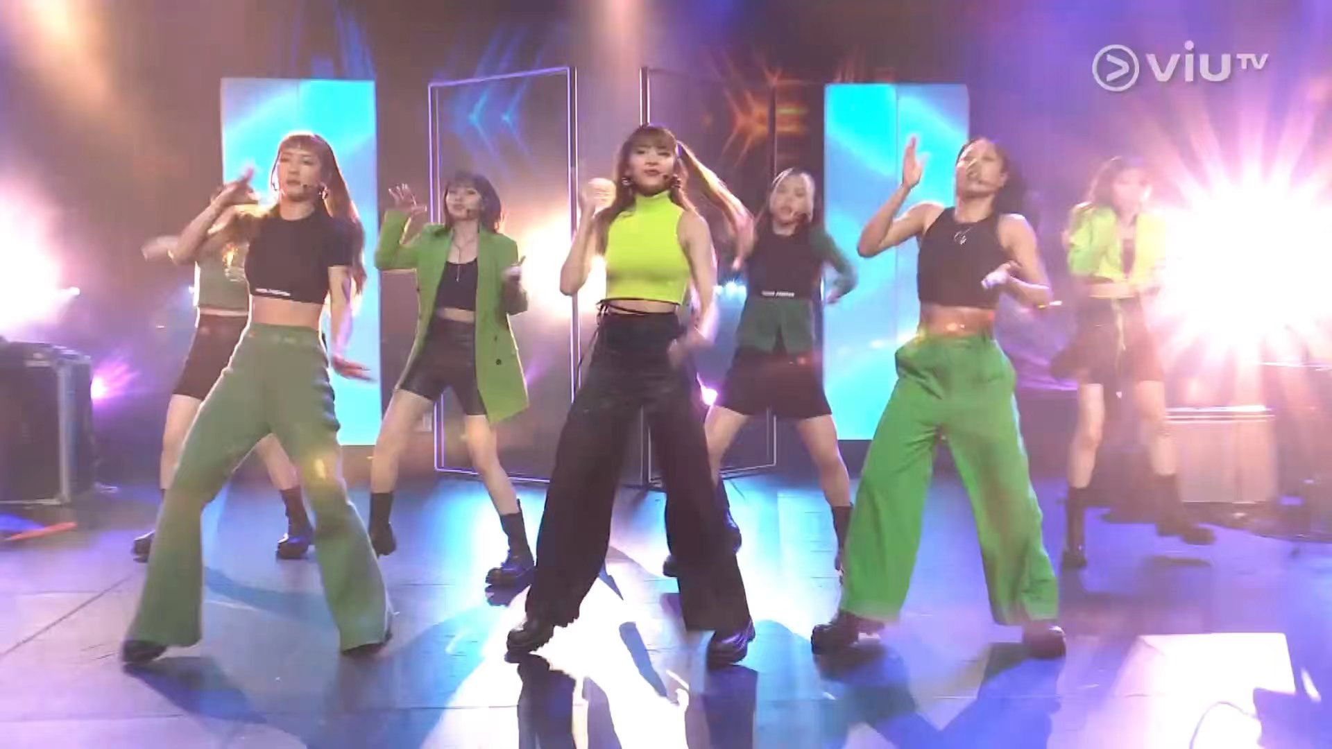 CHILL CLUB｜COLLAR首度现身献唱女团经典　为年底演唱会热身