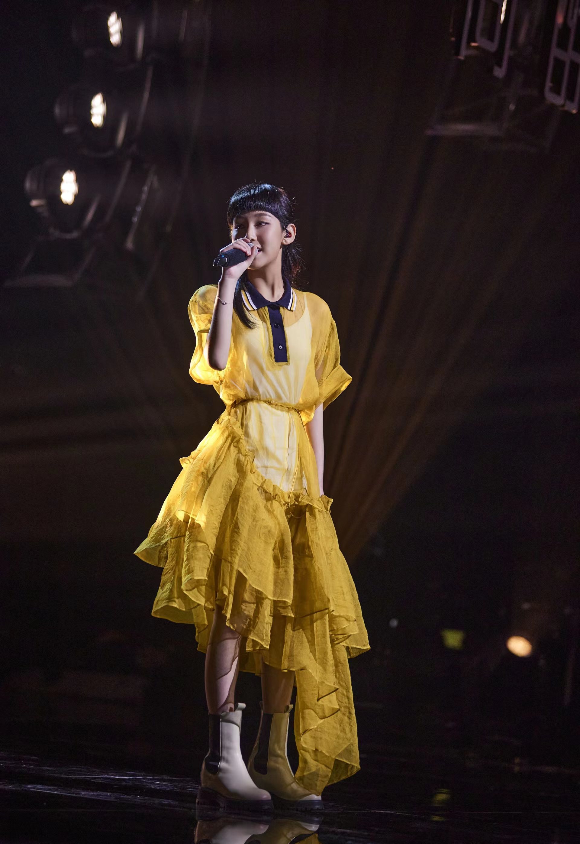 声生不息｜炎明熹深受前辈宠爱自觉解压　首听妈妈献声已忍不住喊