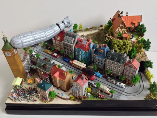 动漫｜高龄模型师制作《魔女宅急便》铁道场景模型 火车还可以行驶在上面！