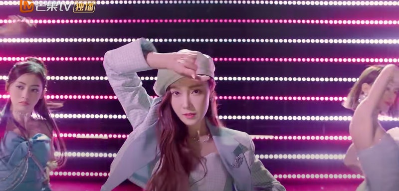 乘风破浪 | Jessica郑秀妍受力捧? 主题曲MV令吴谨言沦为配角 乘风破浪 | Jessica郑秀妍受力捧? 主题曲MV令吴谨言沦为配角