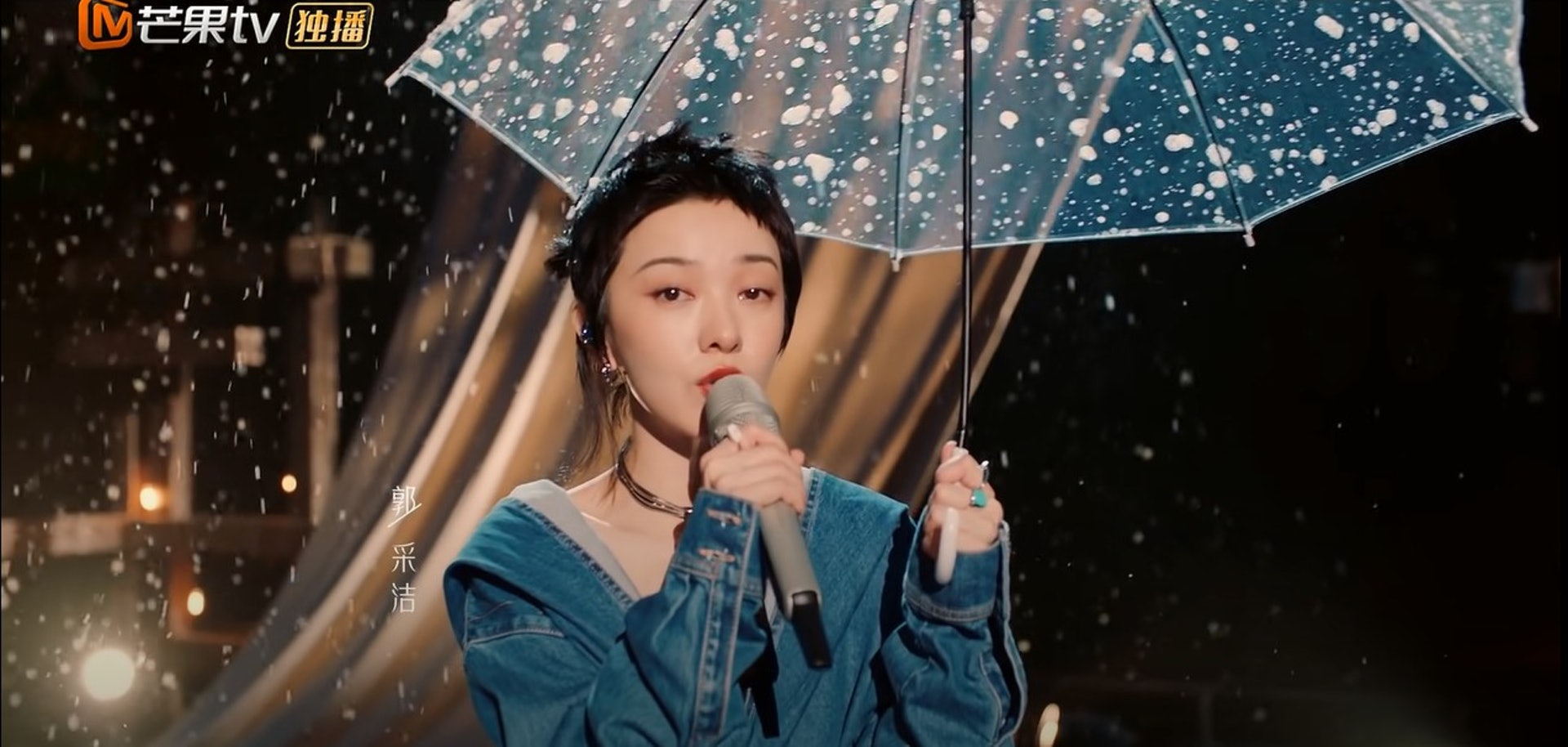 乘风破浪 | Jessica郑秀妍受力捧? 主题曲MV令吴谨言沦为配角 乘风破浪 | Jessica郑秀妍受力捧? 主题曲MV令吴谨言沦为配角