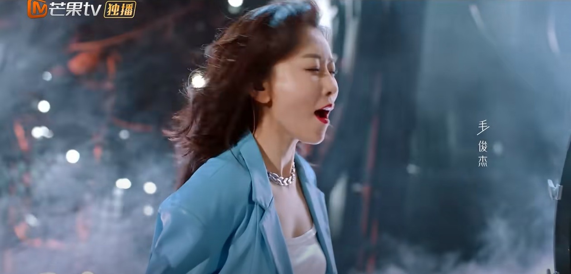 乘风破浪 | Jessica郑秀妍受力捧? 主题曲MV令吴谨言沦为配角 乘风破浪 | Jessica郑秀妍受力捧? 主题曲MV令吴谨言沦为配角