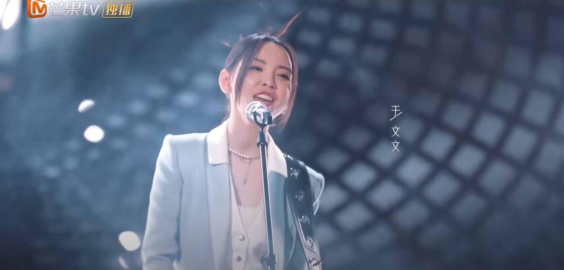 乘风破浪 | Jessica郑秀妍受力捧? 主题曲MV令吴谨言沦为配角 乘风破浪 | Jessica郑秀妍受力捧? 主题曲MV令吴谨言沦为配角