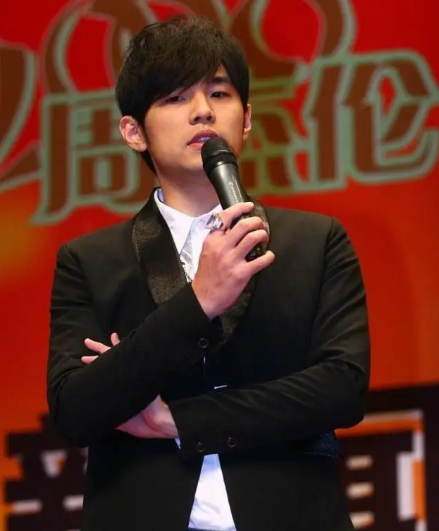 周杰伦专辑《JAY》 周杰伦专辑《JAY》