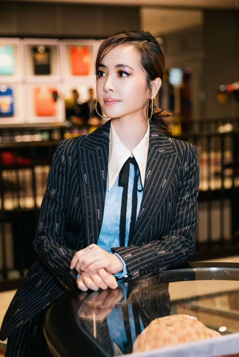 如何评价蔡依林的歌曲《大艺术家》? 如何评价蔡依林的歌曲《大艺术家》?