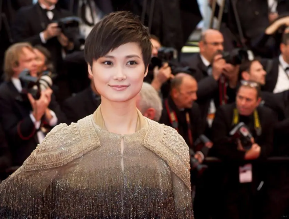 李宇春现在为什么不红了？