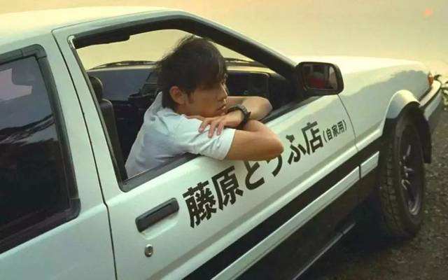 在《头文字D》中周杰伦饰演了哪一角色? 在《头文字D》中周杰伦饰演了哪一角色?