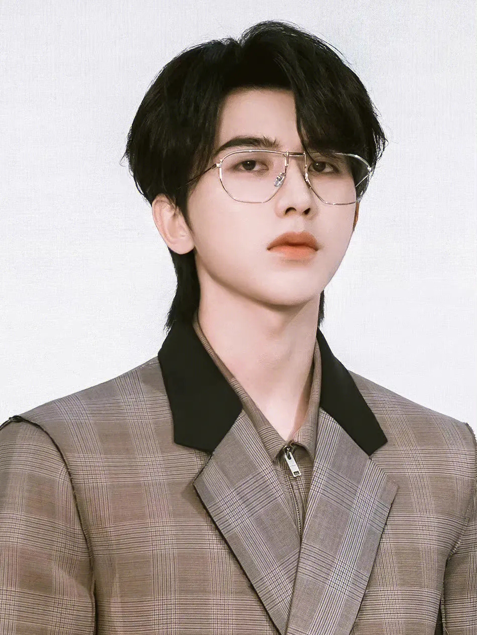 2023蔡徐坤香港演唱会（6月17日）门票价格是多少？在哪买票？