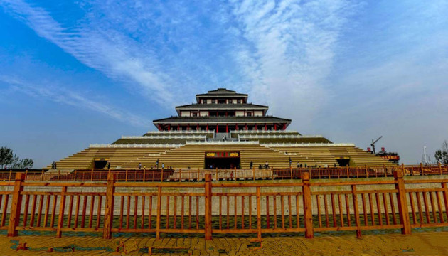 鹤壁市鹿台阁广场