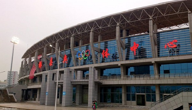 彬县奥体中心体育场