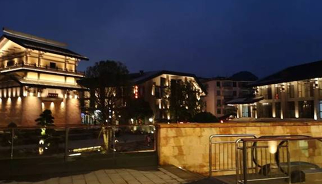 温汤古井泉街爱情广场