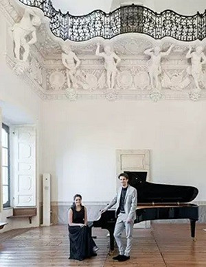 非凡丝贝双钢琴二重奏广州音乐会