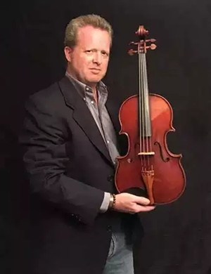 Brett Deubner南宁音乐会