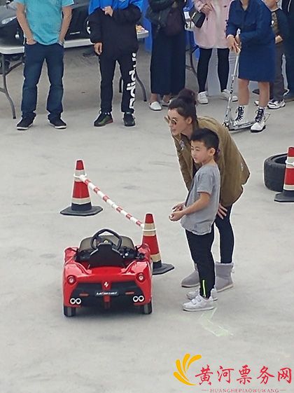 张柏芝与小儿子（Quintus）