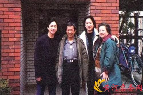 黄家驹