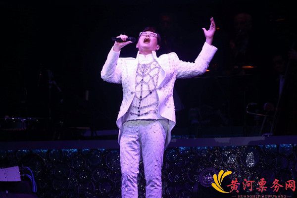 谭咏麟深情演唱