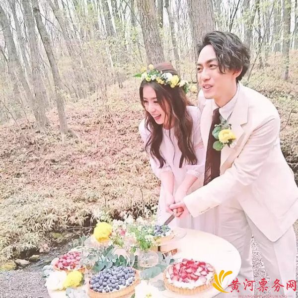 林宥嘉婚礼甜吻妻子