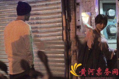 阮经天约会脸红妹