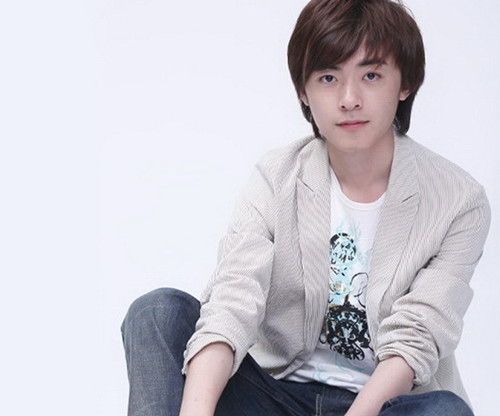 广州演唱会,让我们一起到广州体育馆2号馆,去感受洪卓立的现场音乐魅力吧!